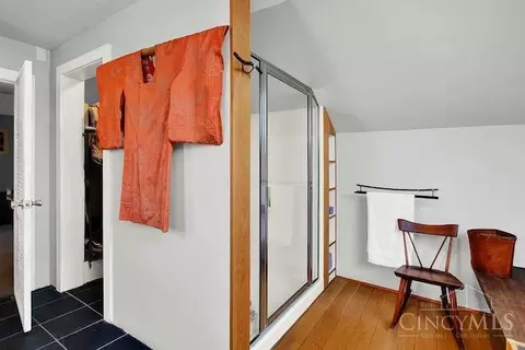 Bath - 3833 Eileen Dr, Cincinnati, OH 45209 photo 12 of 16