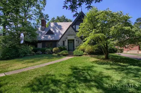 Exterior - 3833 Eileen Dr, Cincinnati, OH 45209 photo 3 of 21