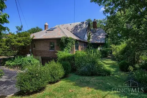 Exterior - 3833 Eileen Dr, Cincinnati, OH 45209 photo 14 of 21