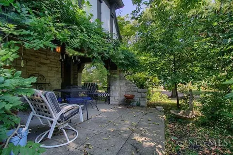 Exterior - 3833 Eileen Dr, Cincinnati, OH 45209 photo 11 of 21