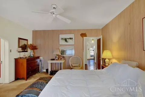Bedroom - 3833 Eileen Dr, Cincinnati, OH 45209 photo 3 of 6