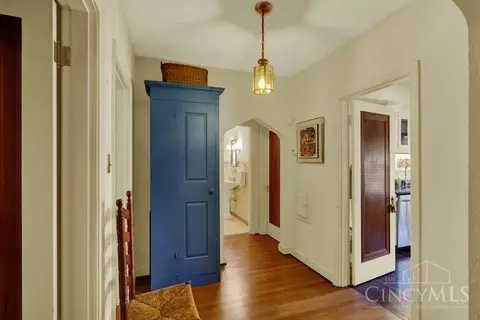 Entry Way - 3833 Eileen Dr, Cincinnati, OH 45209 photo 2 of 6