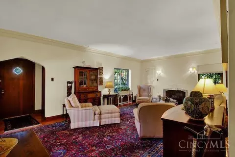 Living - 3833 Eileen Dr, Cincinnati, OH 45209 photo 2 of 8