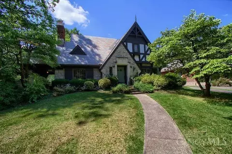 Exterior - 3833 Eileen Dr, Cincinnati, OH 45209 photo 4 of 21