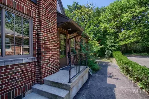 Exterior - 3833 Eileen Dr, Cincinnati, OH 45209 photo 19 of 21