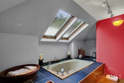Bath - 3833 Eileen Dr, Cincinnati, OH 45209 photo 10 of 16