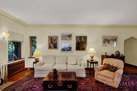 Living - 3833 Eileen Dr, Cincinnati, OH 45209 photo 6 of 8