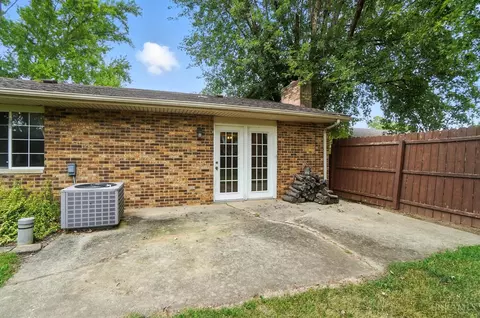 7311 Beth Ct, Carlisle, OH 45005 photo 29
