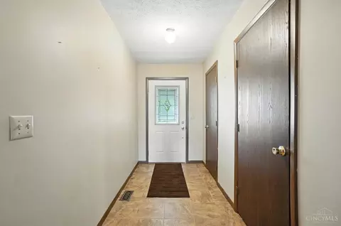 7311 Beth Ct, Carlisle, OH 45005 photo 4