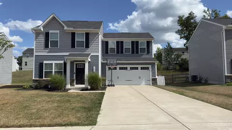5820 Woodcreek Dr, Middletown, OH 45042