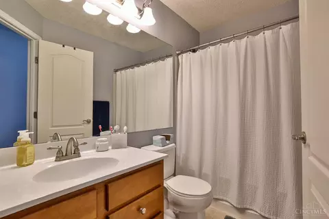 Bath - 7740 Bridge Point Dr, Cincinnati, OH 45248 photo 3 of 3
