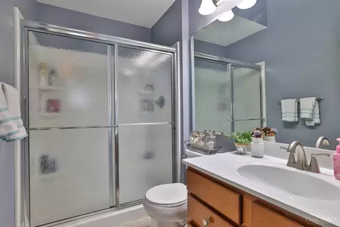 Bath - 7740 Bridge Point Dr, Cincinnati, OH 45248 photo 1 of 3