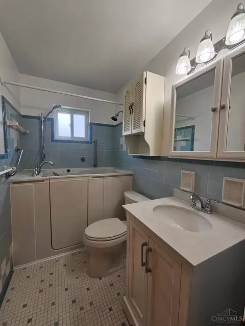 Bath - 7353 Morgan Rd, Cleves, OH 45002 photo 1 of 4