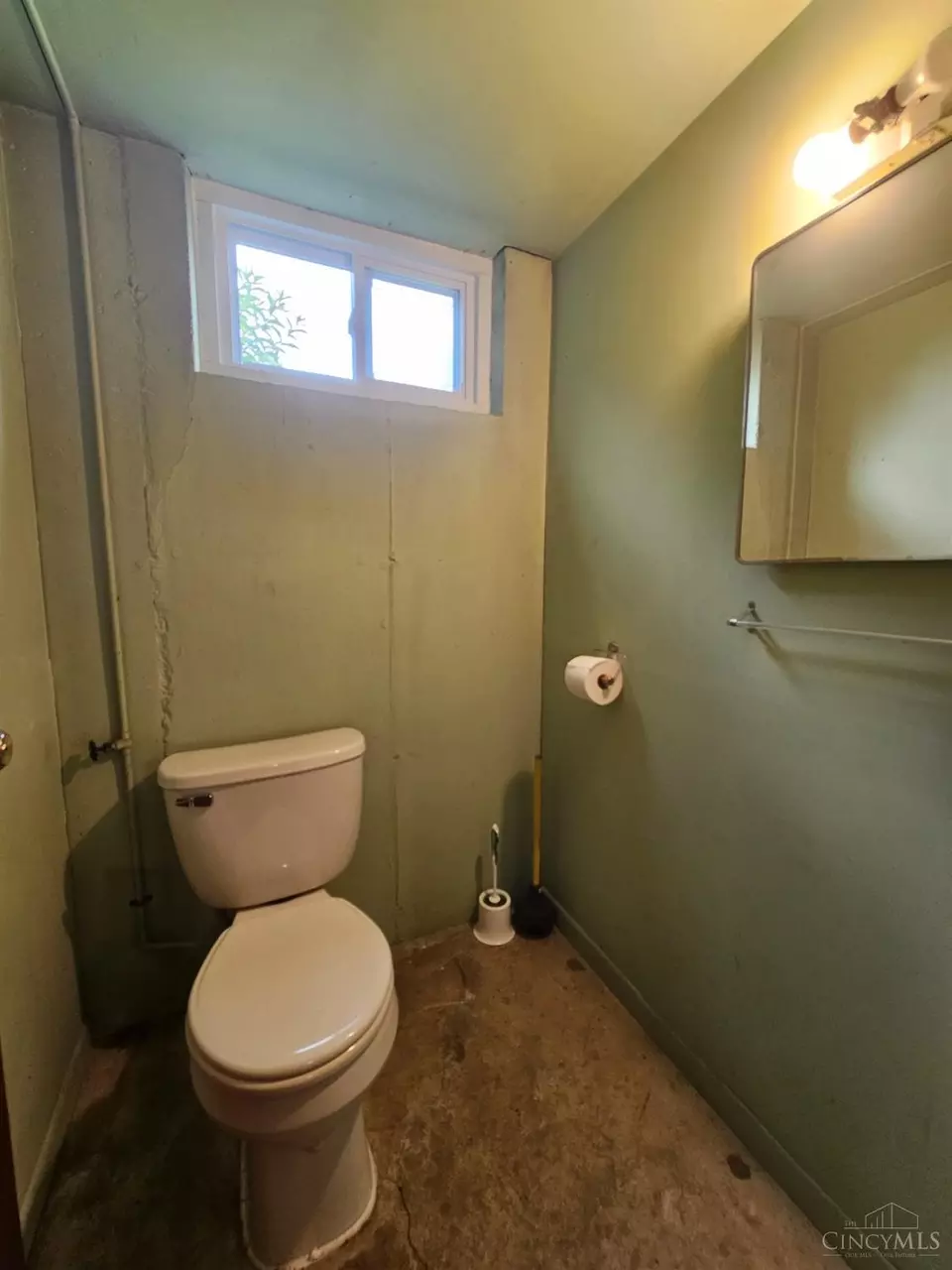 Bath - 7353 Morgan Rd, Cleves, OH 45002 photo 4 of 4