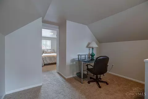 Entry Way - 7068 Mulberry St, Cincinnati, OH 45239 photo 1 of 2