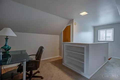 Entry Way - 7068 Mulberry St, Cincinnati, OH 45239 photo 2 of 2