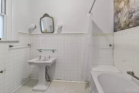 Bath - 2812 Harrison Ave, Cincinnati, OH 45211 photo 2 of 2