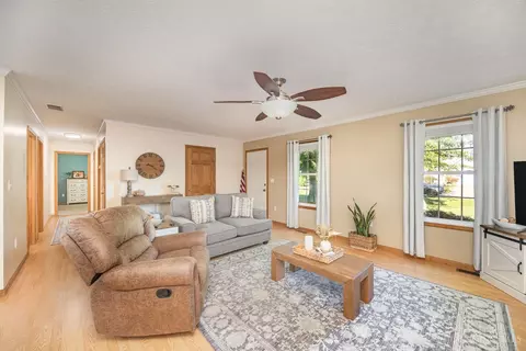 106 Aaron Dr, Mount Orab, OH 45154 photo 3