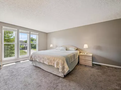 Bedroom - 2520 Willowspring Ct, Cincinnati, OH 45231 photo 2 of 12