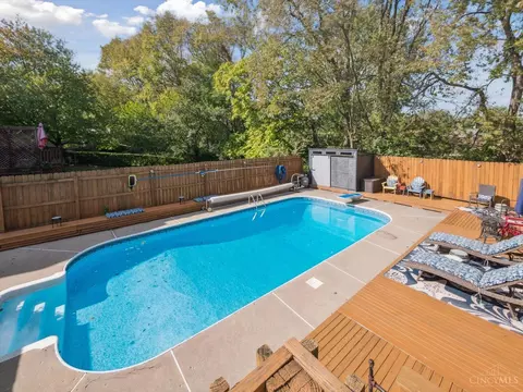 Exterior - 2520 Willowspring Ct, Cincinnati, OH 45231 photo 11 of 17