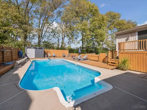 Exterior - 2520 Willowspring Ct, Cincinnati, OH 45231 photo 6 of 17