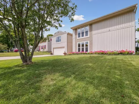 Exterior - 2520 Willowspring Ct, Cincinnati, OH 45231 photo 2 of 17