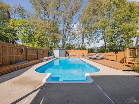 Exterior - 2520 Willowspring Ct, Cincinnati, OH 45231 photo 4 of 17