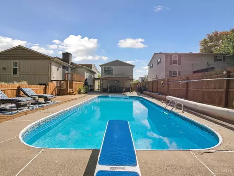 Exterior - 2520 Willowspring Ct, Cincinnati, OH 45231 photo 8 of 17
