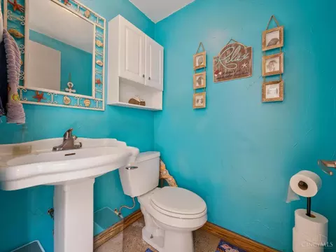 Bath - 2520 Willowspring Ct, Cincinnati, OH 45231 photo 7 of 7