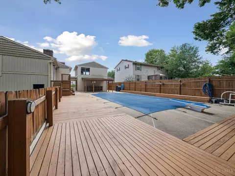 Exterior - 2520 Willowspring Ct, Cincinnati, OH 45231 photo 13 of 17