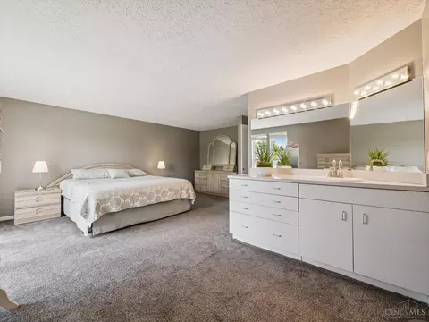 Bedroom - 2520 Willowspring Ct, Cincinnati, OH 45231 photo 6 of 12