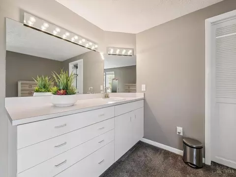 Bath - 2520 Willowspring Ct, Cincinnati, OH 45231 photo 1 of 7