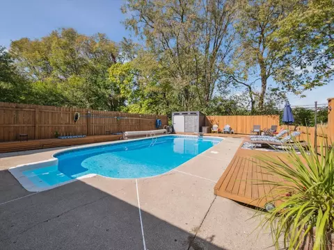 Exterior - 2520 Willowspring Ct, Cincinnati, OH 45231 photo 5 of 17