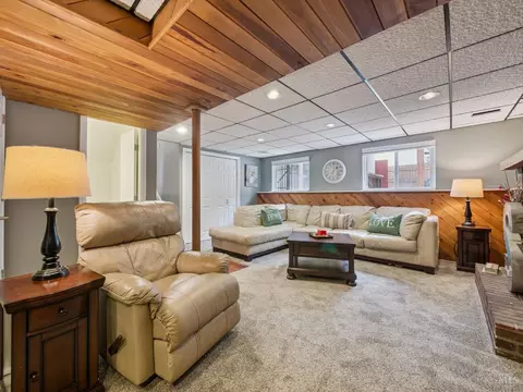 Living - 2520 Willowspring Ct, Cincinnati, OH 45231 photo 4 of 12