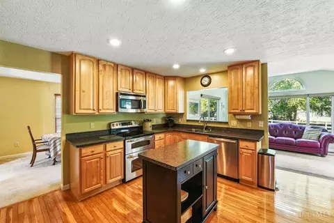 Kitchen - 6556 Thistle Grv, Morrow, OH 45152 photo 2 of 2