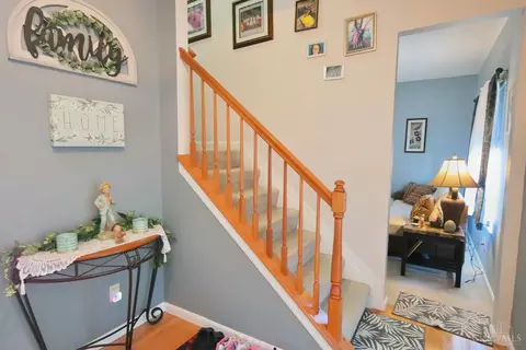 Entry Way - 326 Rawling Dr, Harrison, OH 45030 photo 2 of 3
