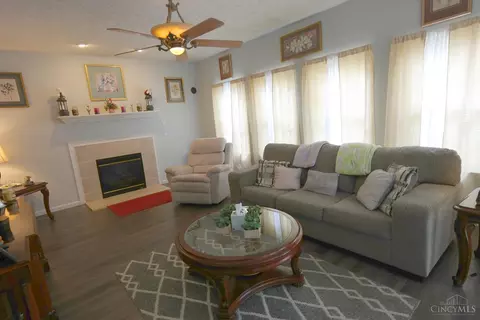 Living - 326 Rawling Dr, Harrison, OH 45030 photo 2 of 7