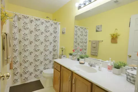 Bath - 326 Rawling Dr, Harrison, OH 45030 photo 2 of 2