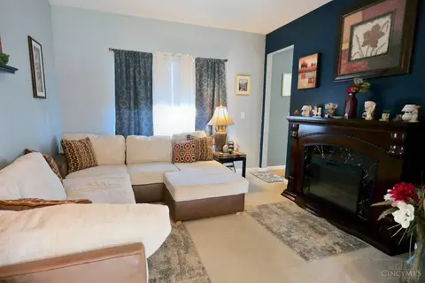 Living - 326 Rawling Dr, Harrison, OH 45030 photo 5 of 7