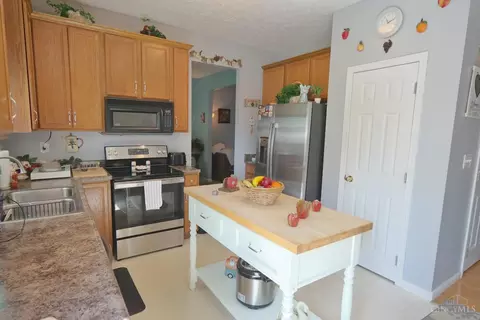 Kitchen - 326 Rawling Dr, Harrison, OH 45030 photo 3 of 3