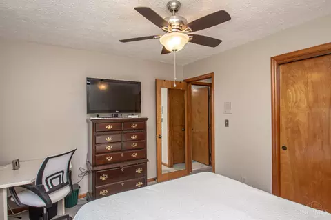 Bedroom - 1320 Donson Cir, Kettering, OH 45459 photo 3 of 6