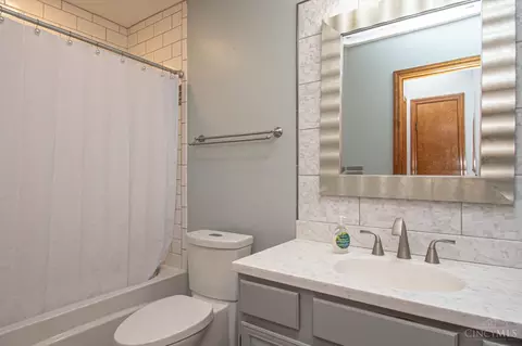 Bath - 1320 Donson Cir, Kettering, OH 45459 photo 1 of 3