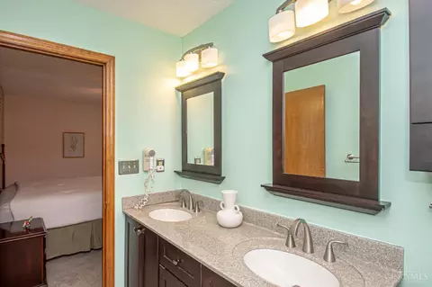 Bath - 1320 Donson Cir, Kettering, OH 45459 photo 2 of 3
