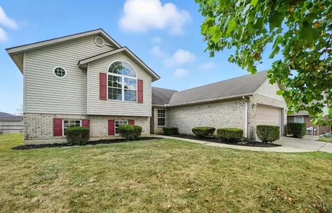 11 Field Crest Dr, Franklin, OH 45005