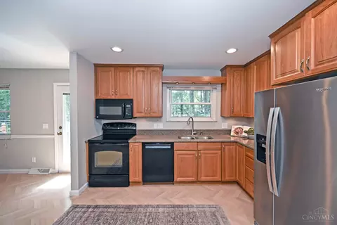 Kitchen - 5713 Brasher Ave, Blue Ash, OH 45242 photo 2 of 4