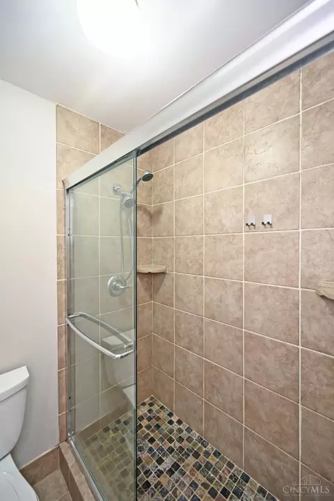 Bath - 5713 Brasher Ave, Blue Ash, OH 45242 photo 2 of 4