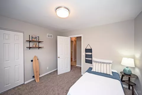 Bedroom - 5713 Brasher Ave, Blue Ash, OH 45242 photo 6 of 6