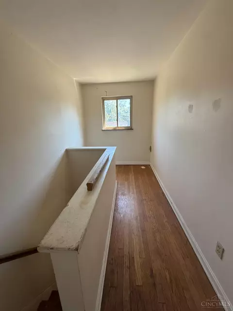 Entry Way - 2955 Ferguson Rd, Cincinnati, OH 45238 photo 2 of 2