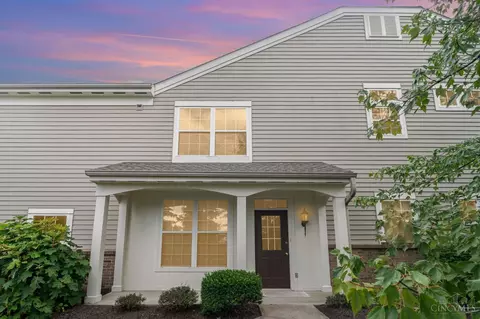 875 Southmeadow Cir, Cincinnati, OH 45231