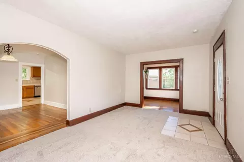 Living - 2606 Kipling Ave, Cincinnati, OH 45239 photo 4 of 6